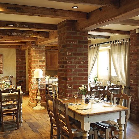 The Broad Leys Bed & Breakfast Aylesbury  Exterior photo