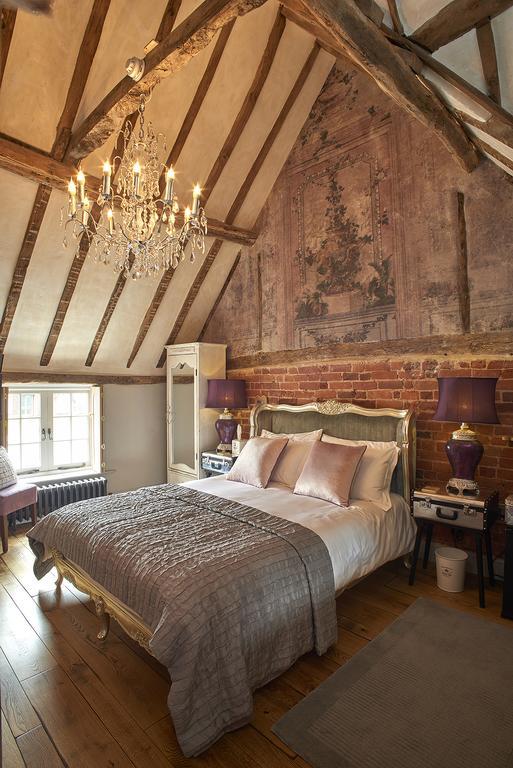The Broad Leys Bed & Breakfast Aylesbury  Exterior photo